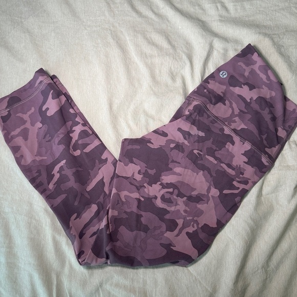 Lululemon Women’s Camo Leggings - Picture 1 of 3